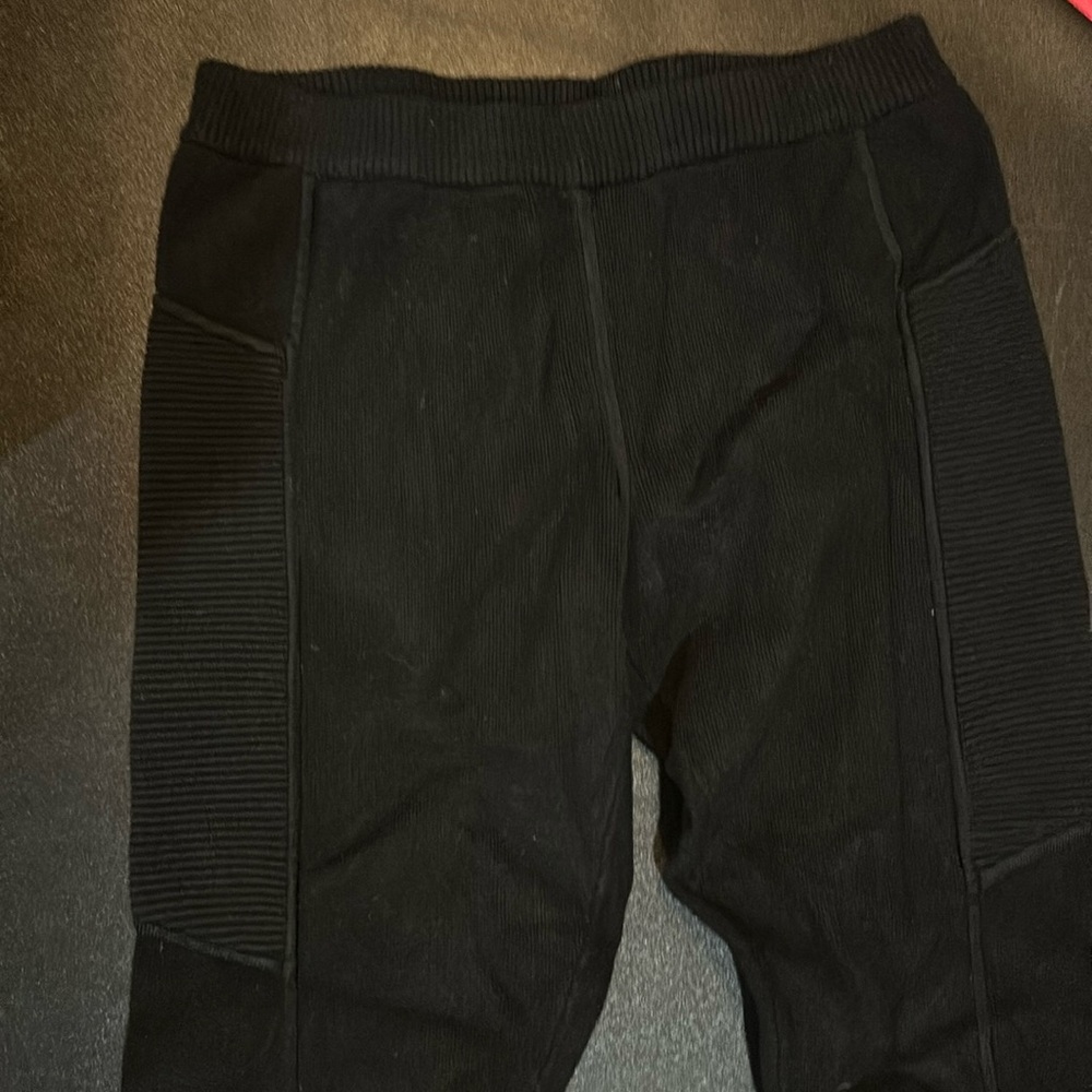 Woman’s Bebe legging